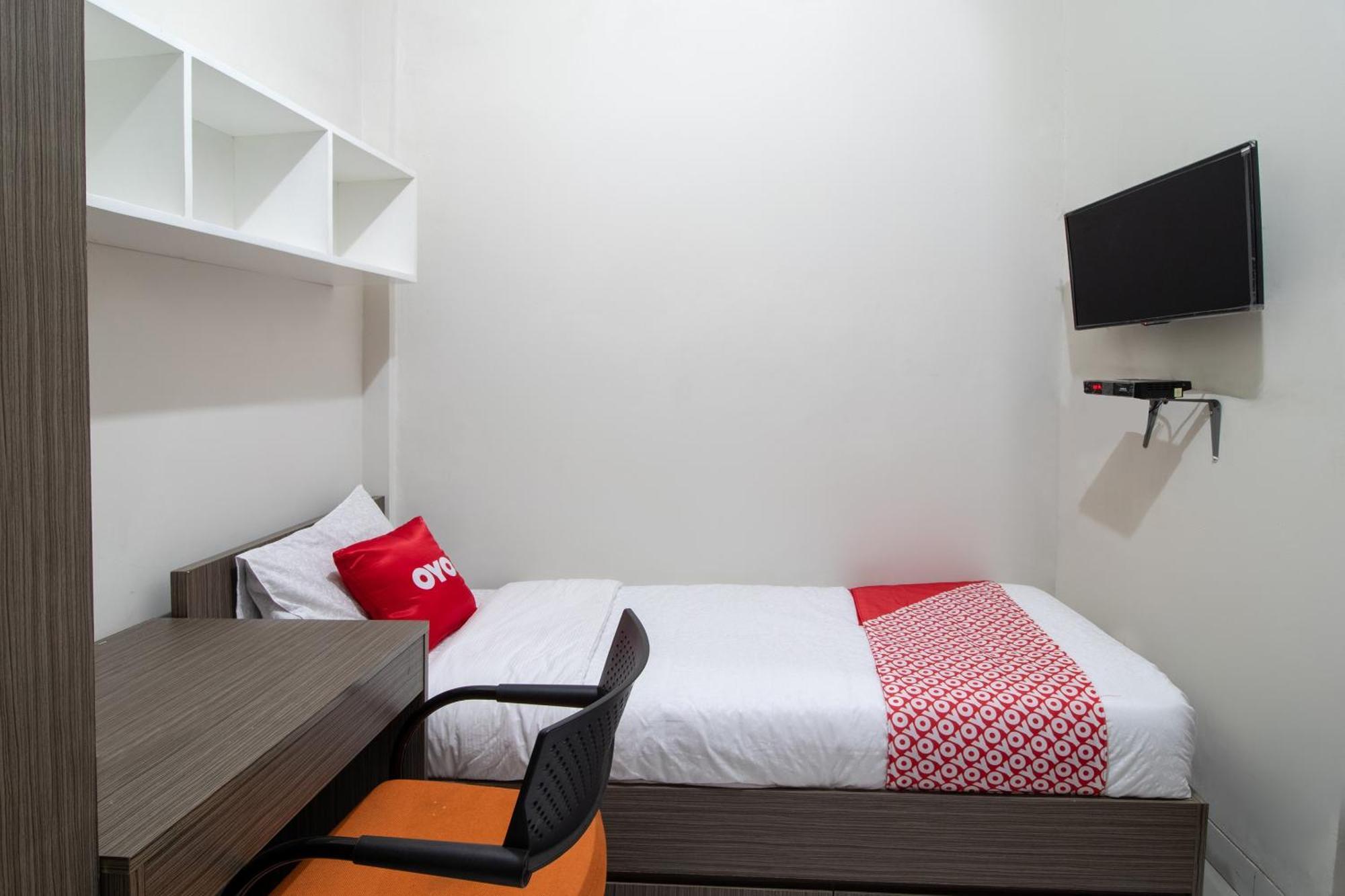 Oyo 3253 Sofia Residence Telukjambe Zewnętrze zdjęcie
