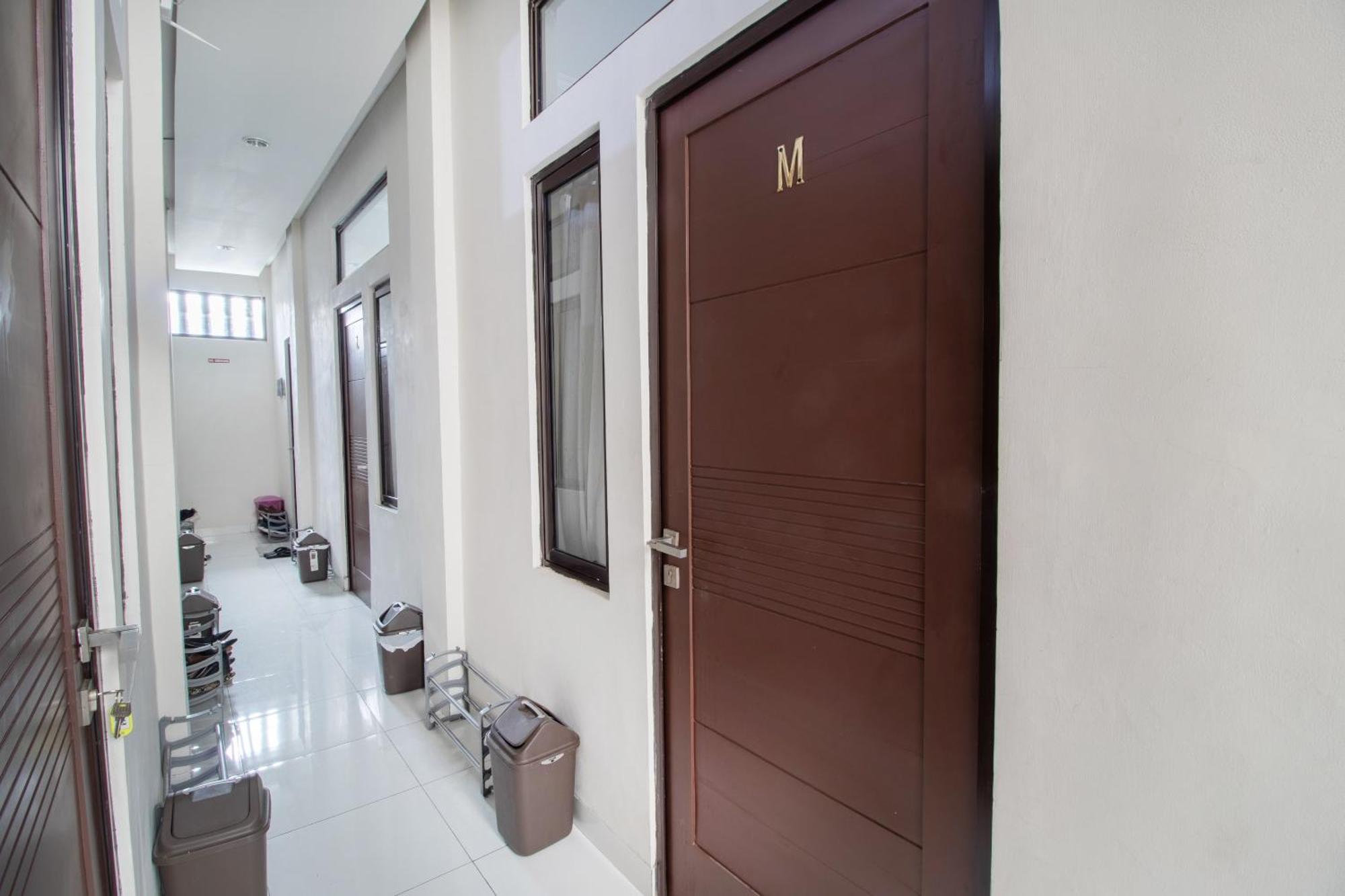 Oyo 3253 Sofia Residence Telukjambe Zewnętrze zdjęcie