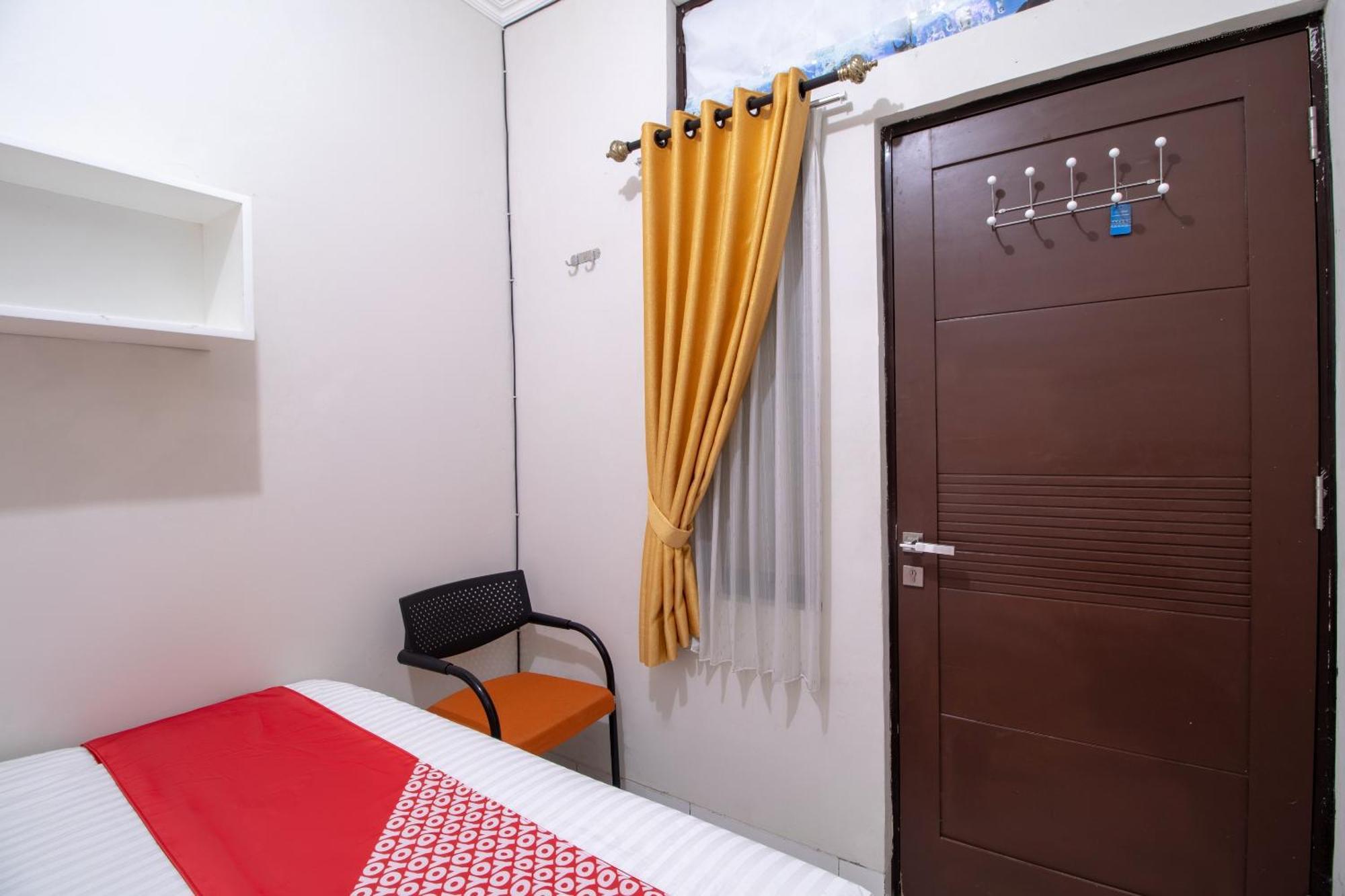 Oyo 3253 Sofia Residence Telukjambe Zewnętrze zdjęcie